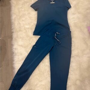 Med Couture Women’s Scrub Joggers and Top - Caribbean blue